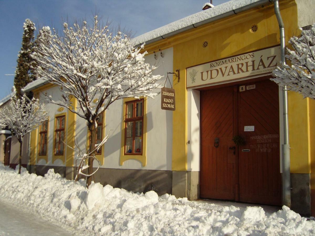 Rozmaringos Udvarhaz Dunafoldvar エクステリア 写真